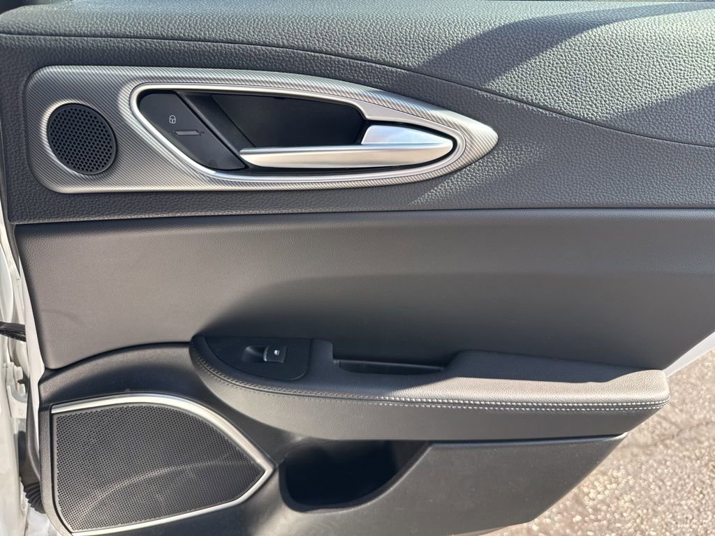 Used 2023 Alfa Romeo Giulia Veloce image 51