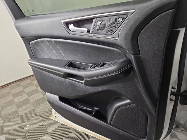 Used 2021 Ford Edge ST image 27