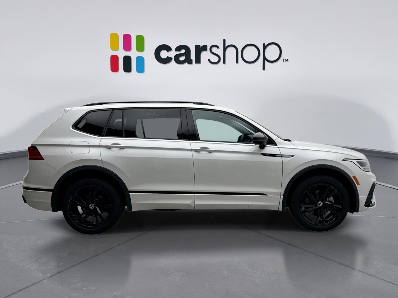 Used 2024 Volkswagen Tiguan SE R-Line image 6