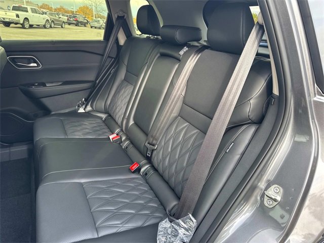 New 2026 Nissan Rogue Platinum w/ Platinum Premium Package image 16