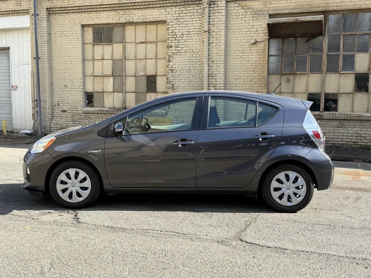 Used 2014 Toyota Prius C Three image 5