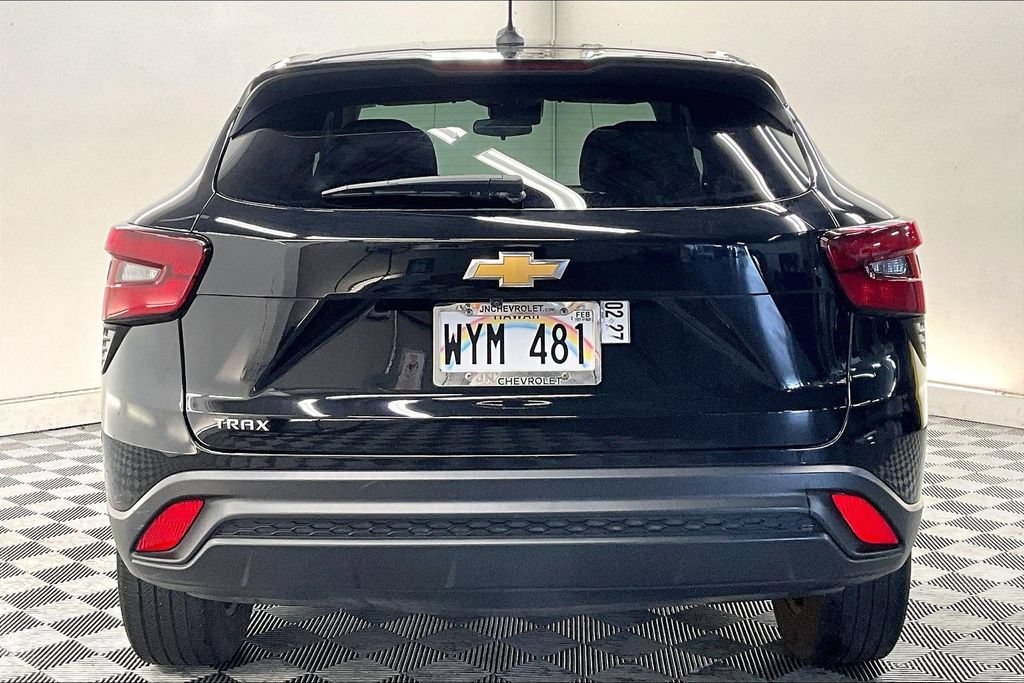 Used 2024 Chevrolet Trax LS FWD image 3