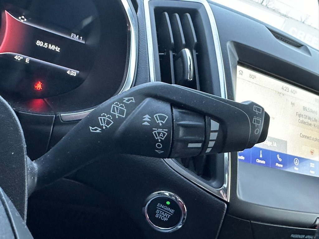 Used 2020 Ford Edge Titanium image 26