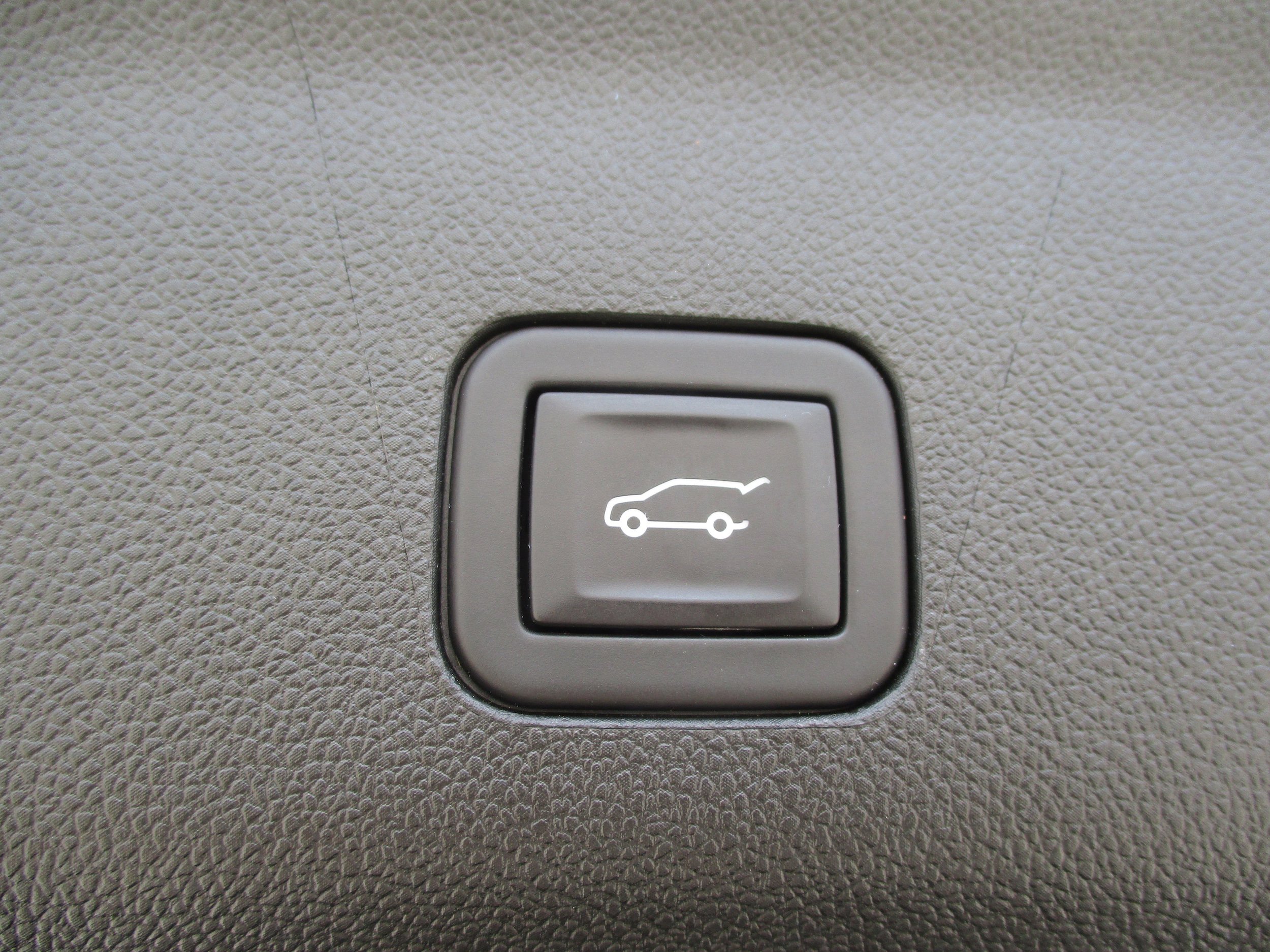 Used 2024 Cadillac Escalade Luxury image 38