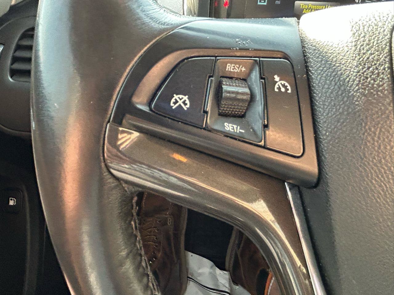 Used 2014 Chevrolet Volt FWD image 17