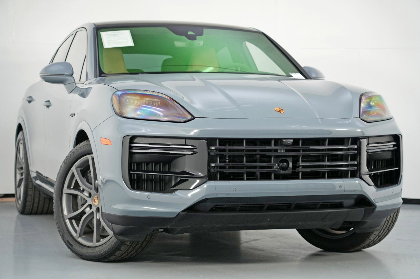 Used 2024 Porsche Cayenne Turbo AWD/4WD image 4