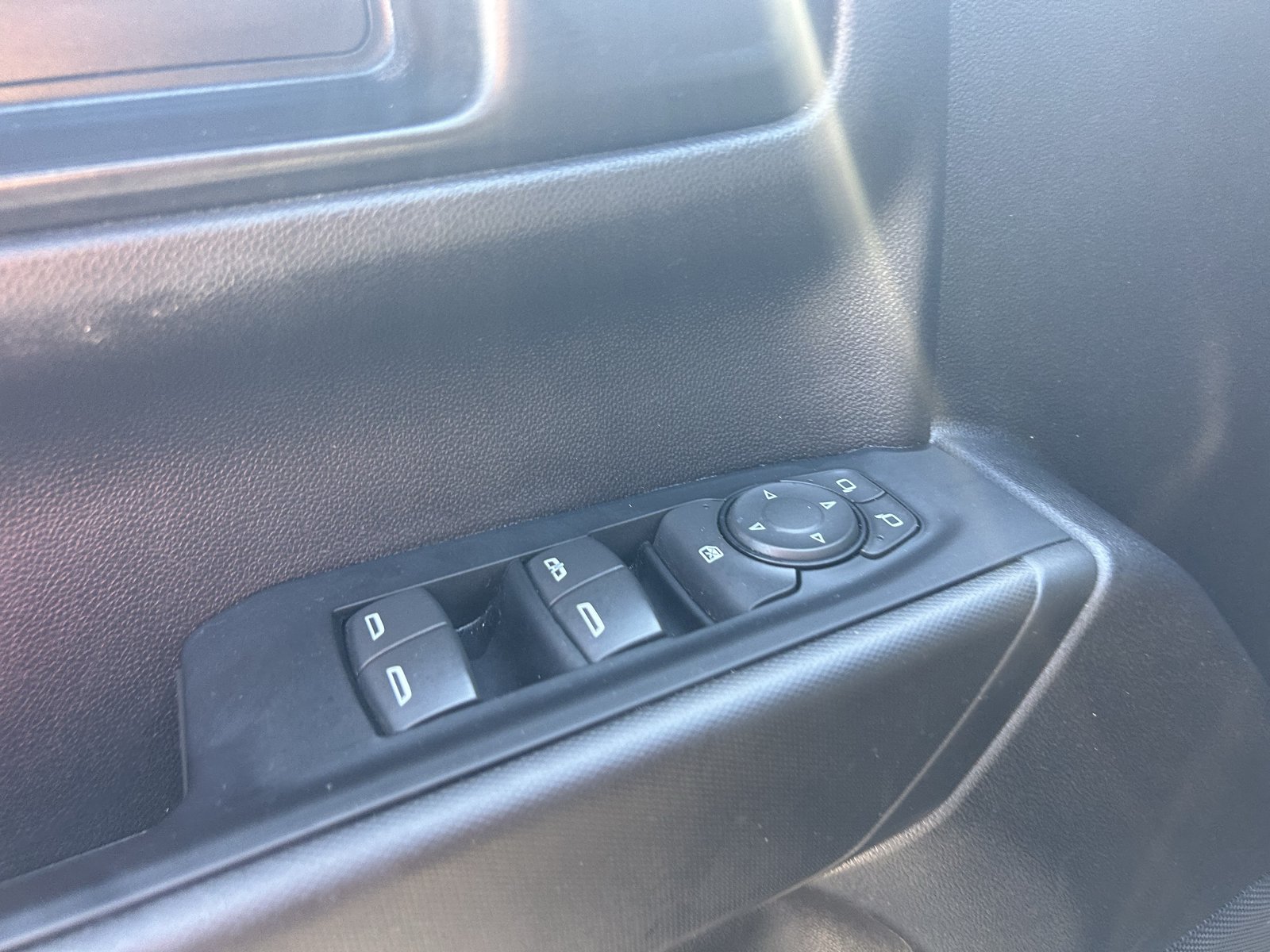 Used 2022 Chevrolet Silverado 1500 Custom RWD image 16