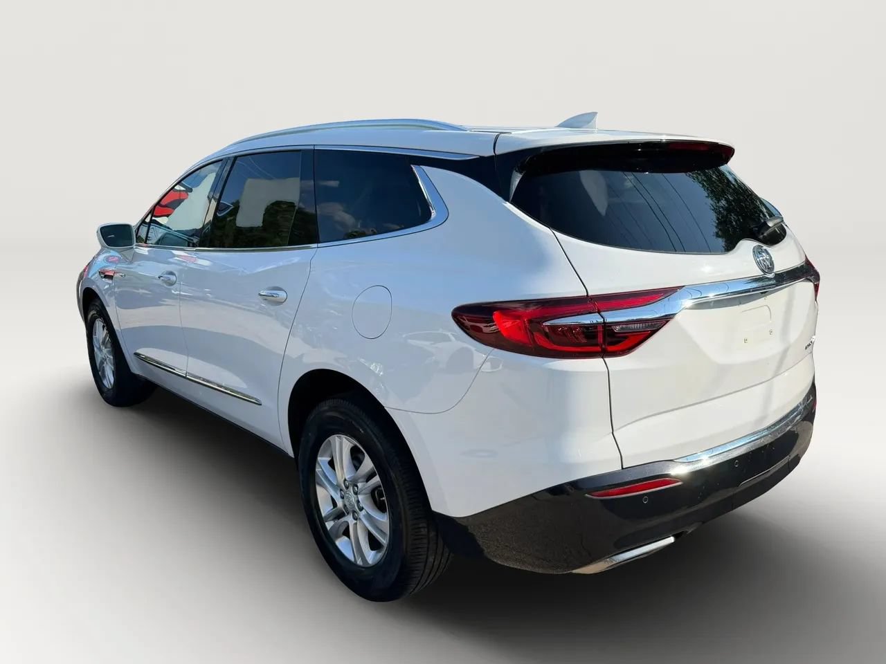 Used 2019 Buick Enclave Essence FWD image 5