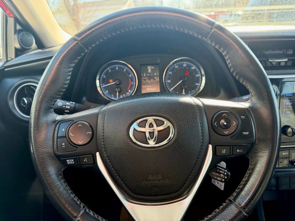 Used 2017 Toyota Corolla SE w/ Carpet Mat Package (TMS) image 27