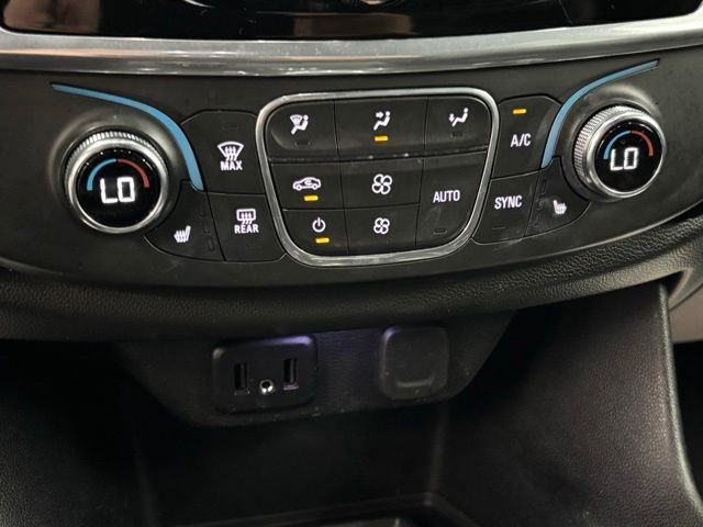 Used 2022 Chevrolet Traverse LT AWD/4WD image 32