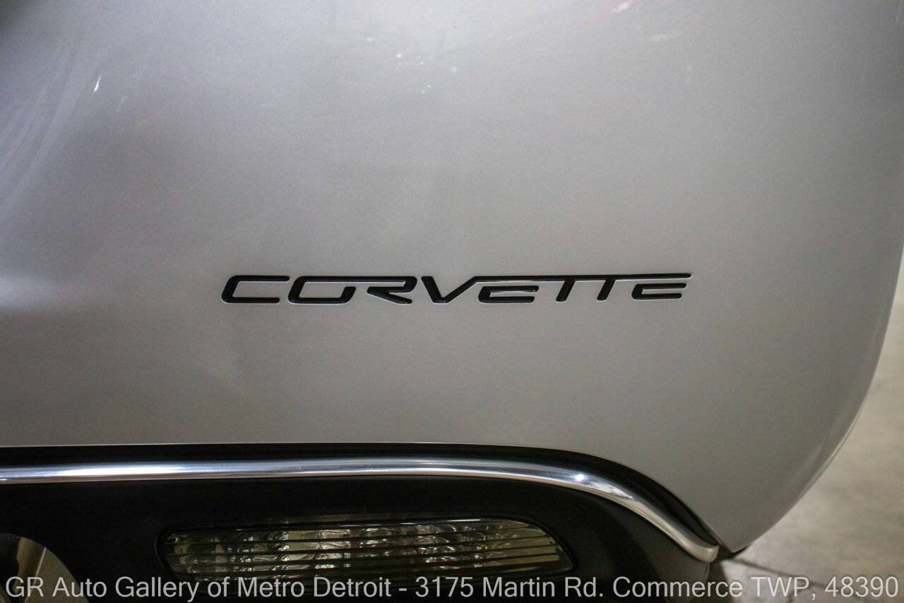 Used 2009 Chevrolet Corvette Coupe w/ Preferred Equipment Group RWD image 31