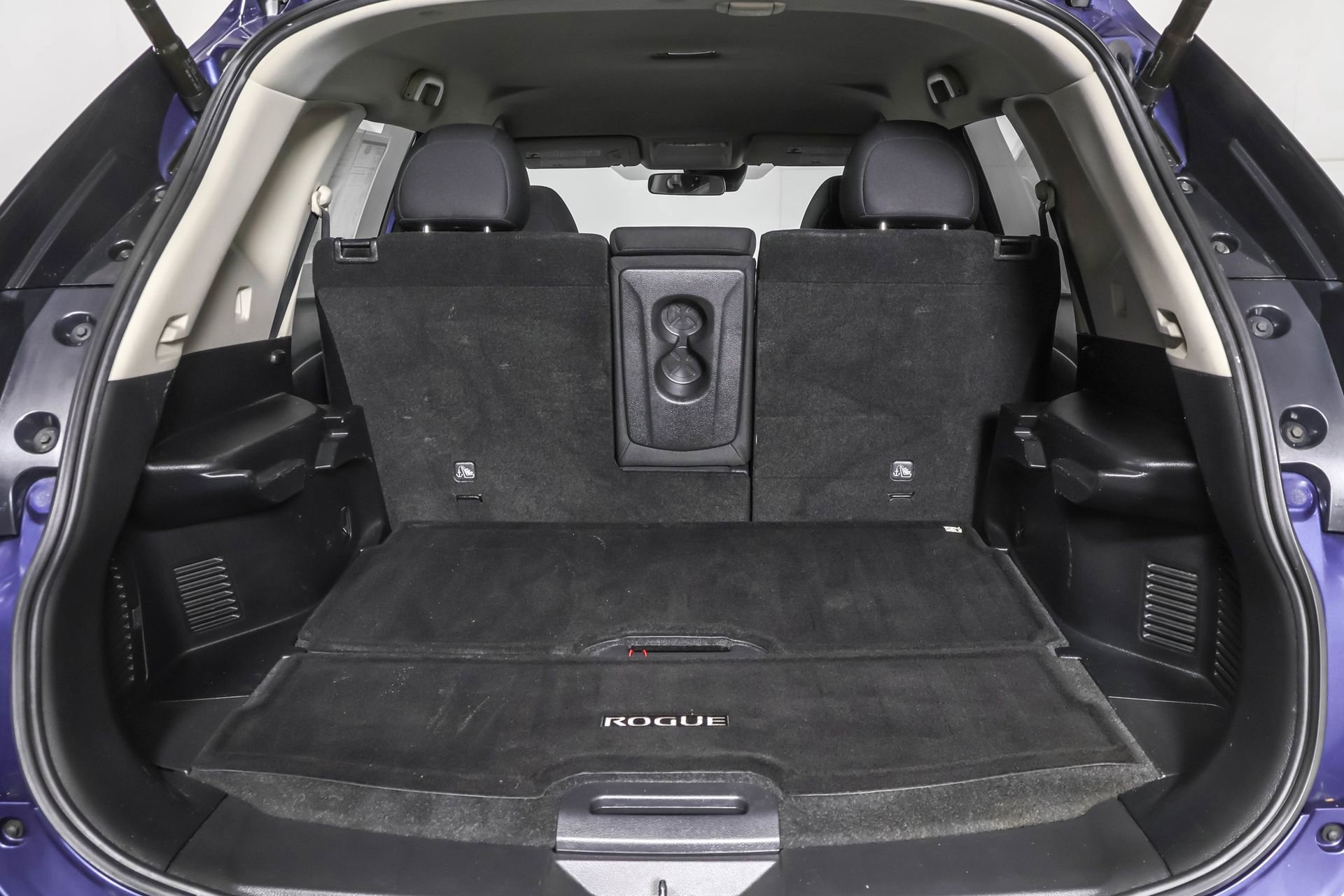 Used 2019 Nissan Rogue SV image 39