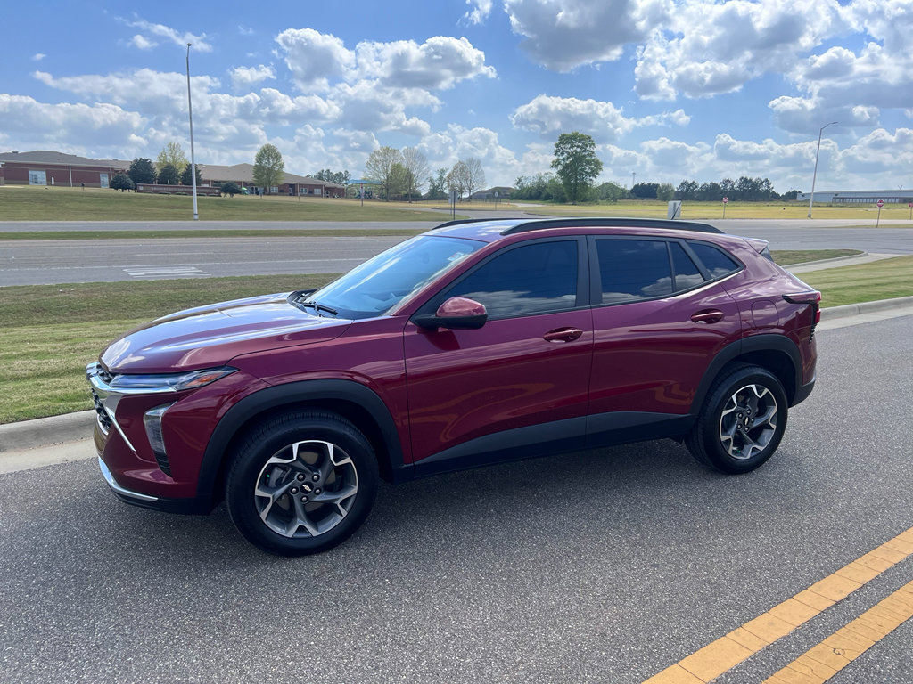 Used 2024 Chevrolet Trax LT w/ Driver Confidence Package image 10