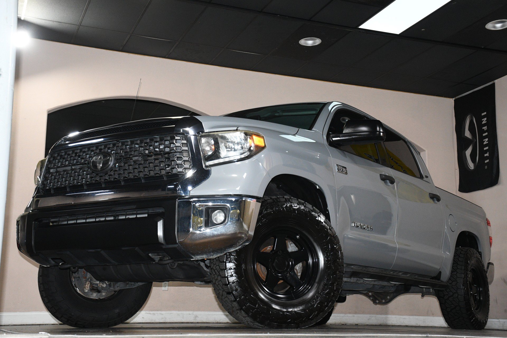 Used 2019 Toyota Tundra SR5 w/ SR5 Upgrade Package AWD/4WD image 84