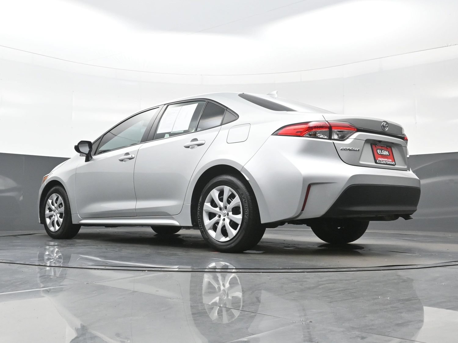 Used 2024 Toyota Corolla LE FWD image 27