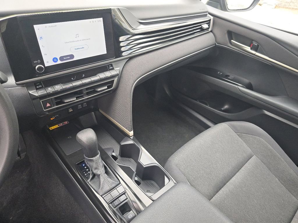 Used 2025 Toyota Camry LE FWD image 28