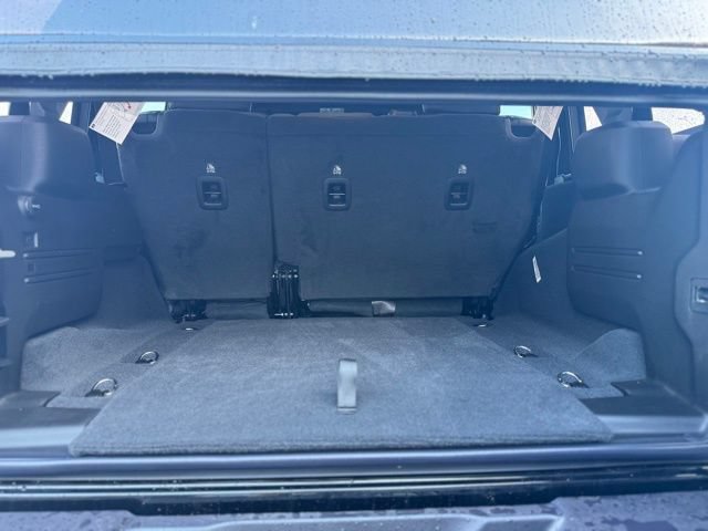 New 2025 Jeep Wrangler Unlimited Sahara AWD/4WD image 10