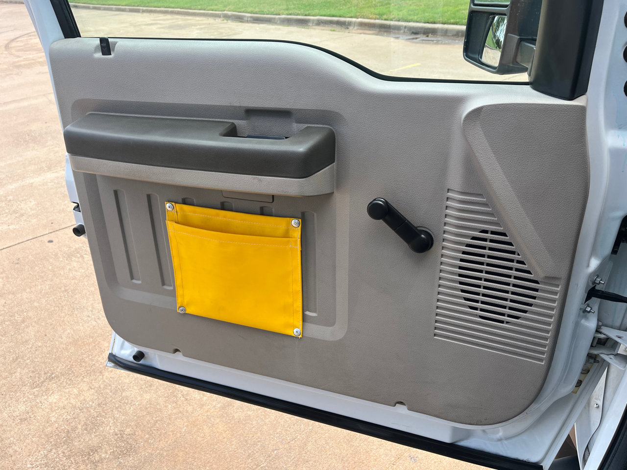 Used 2009 Ford F550 2WD Regular Cab Super Duty image 20