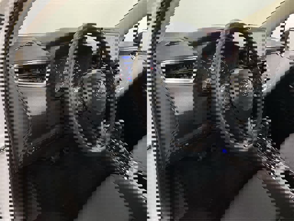 Used 2024 Toyota Corolla LE image 2