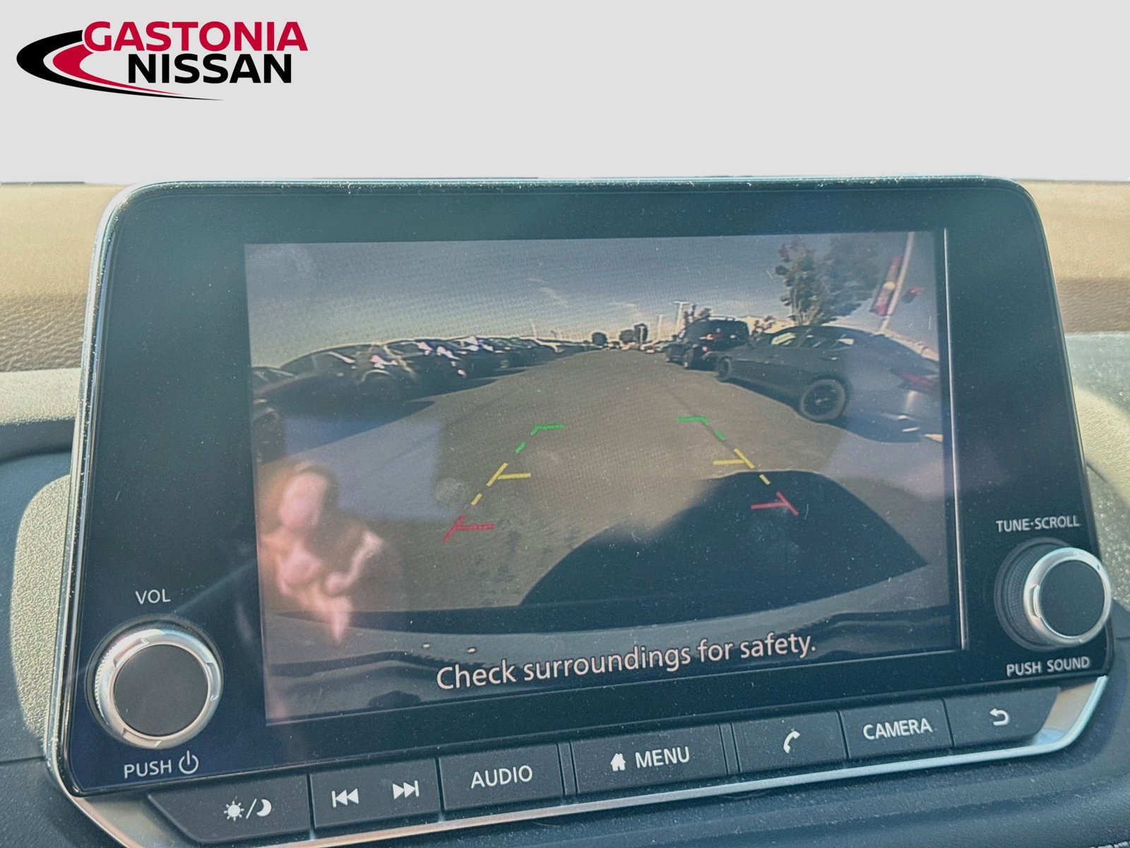 Used 2023 Nissan Rogue S FWD image 17