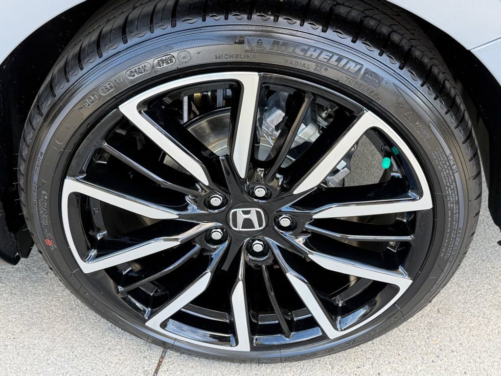Certified 2025 Honda Accord Touring image 11