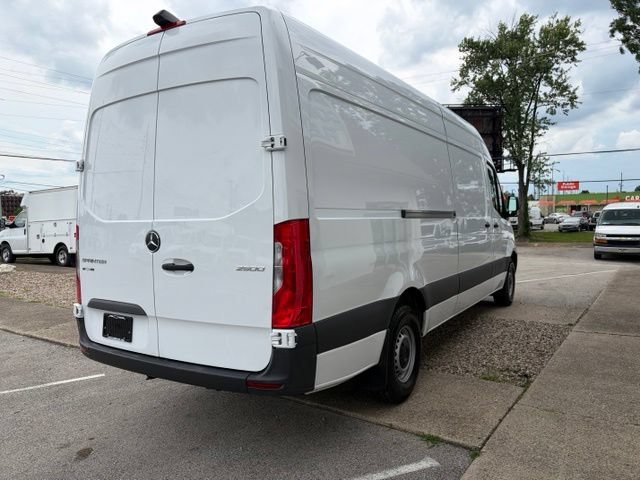 Used 2024 Mercedes-Benz Sprinter 2500 image 4