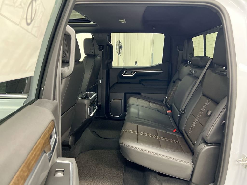 New 2026 Chevrolet Silverado 1500 High Country w/ Technology Package AWD/4WD image 24