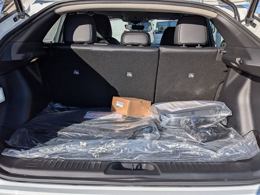 New 2026 Nissan Leaf Platinum+ w/ Cargo Package (Platinum+) image 19