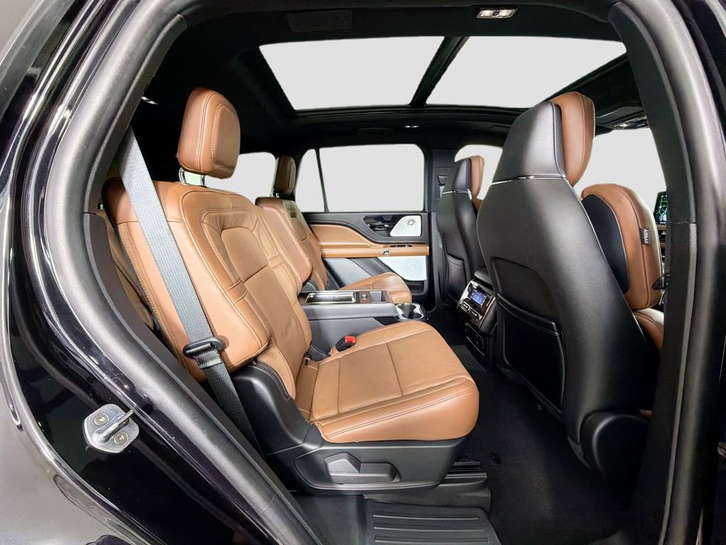 Used 2023 Lincoln Aviator Reserve w/ Equipment Group 201A RWD image 29