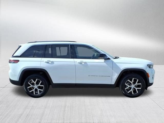 Certified 2023 Jeep Grand Cherokee Limited w/ Luxury Tech Group II AWD/4WD image 9
