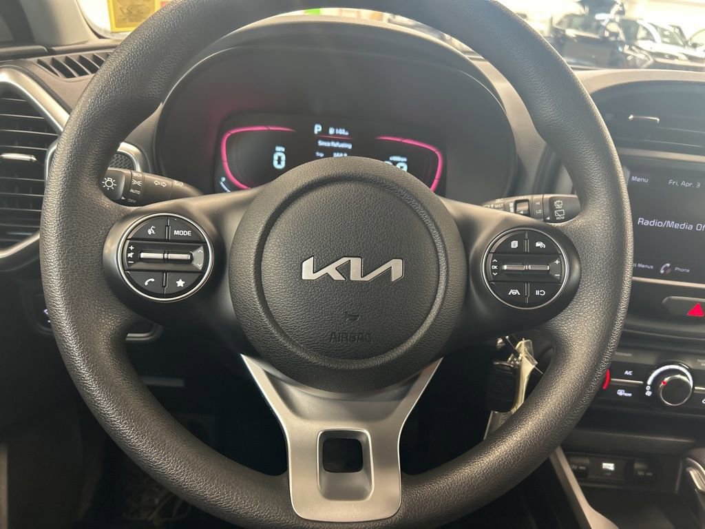 Certified 2023 Kia Soul LX w/ LX Technology Package image 7