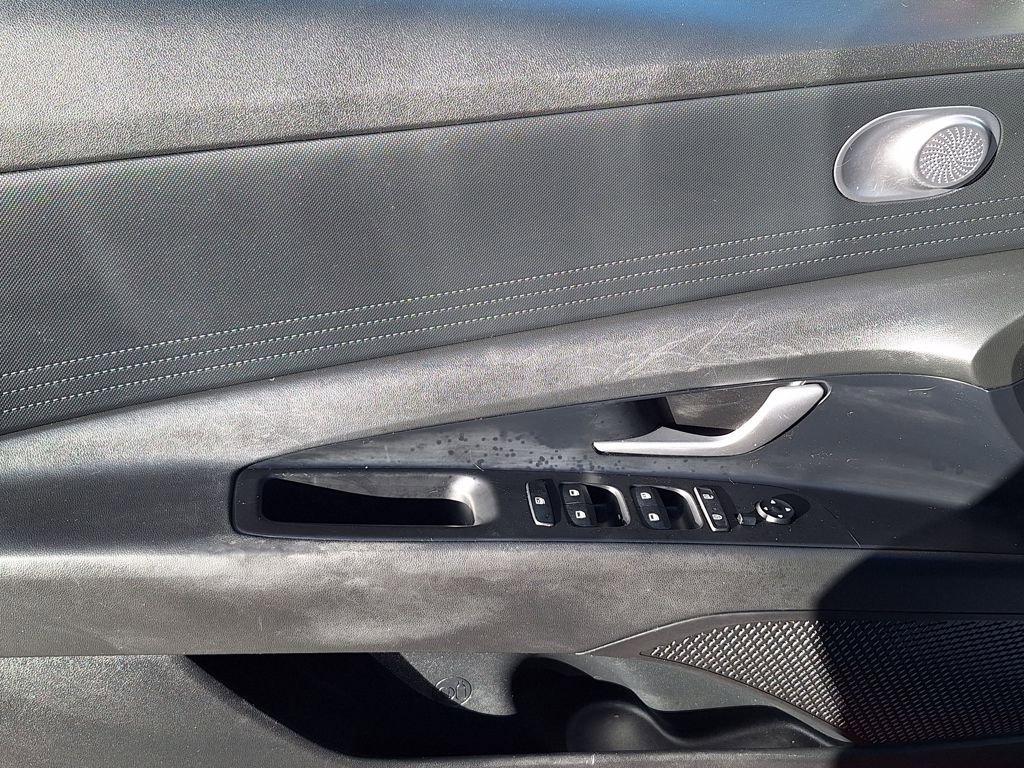 Certified 2022 Hyundai Elantra Blue image 8