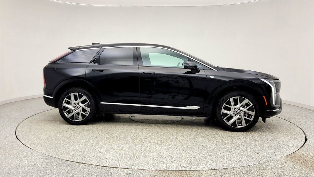 Used 2026 Cadillac Optiq Luxury 1 AWD/4WD image 4