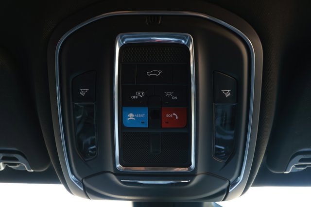 Used 2022 Jeep Wagoneer Series II RWD image 19