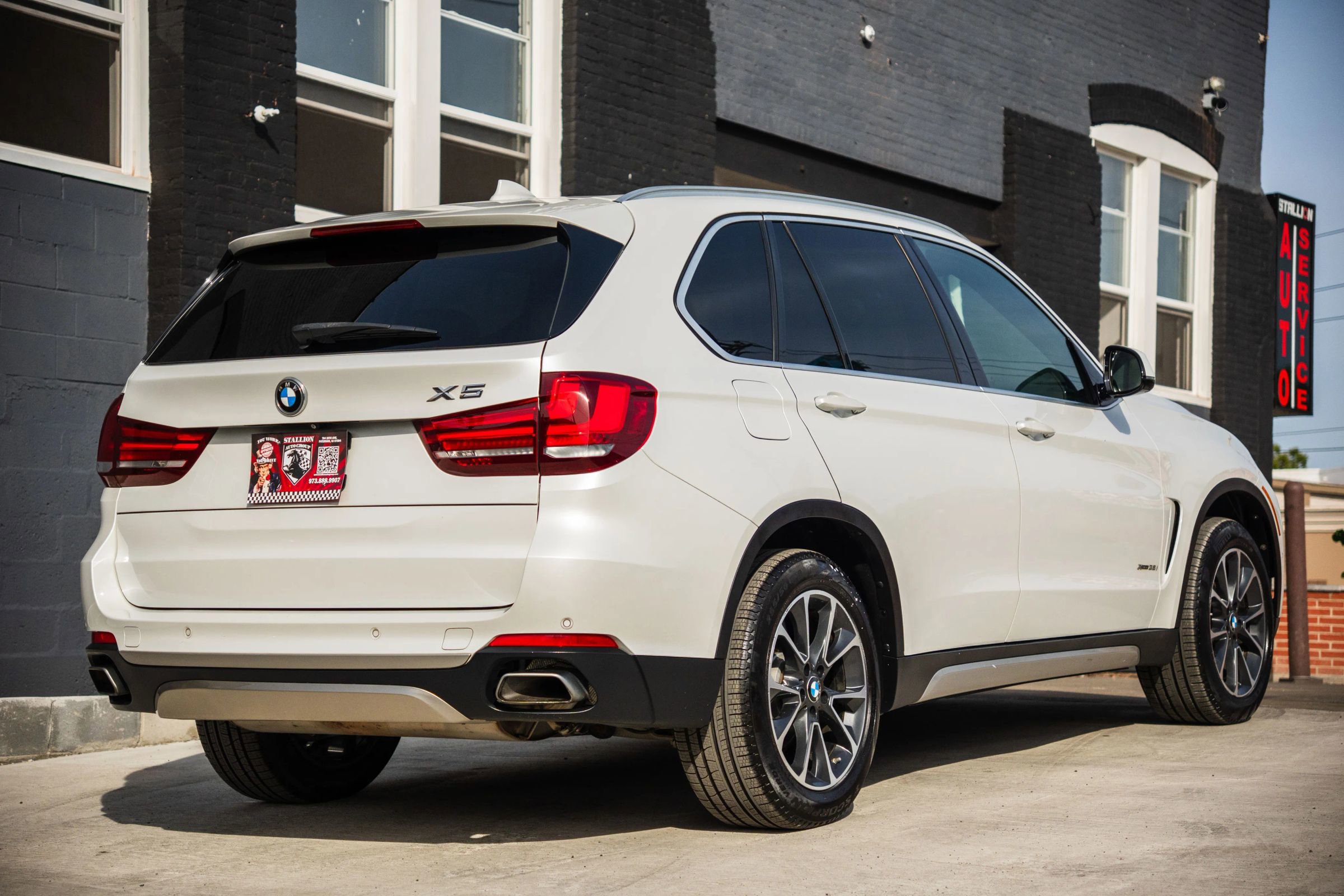 Used 2018 BMW X5 xDrive35i w/ Driving Assistance Package image 2