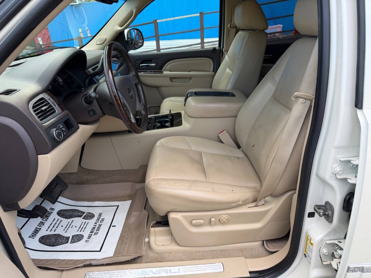 Used 2011 GMC Yukon Denali AWD/4WD image 10