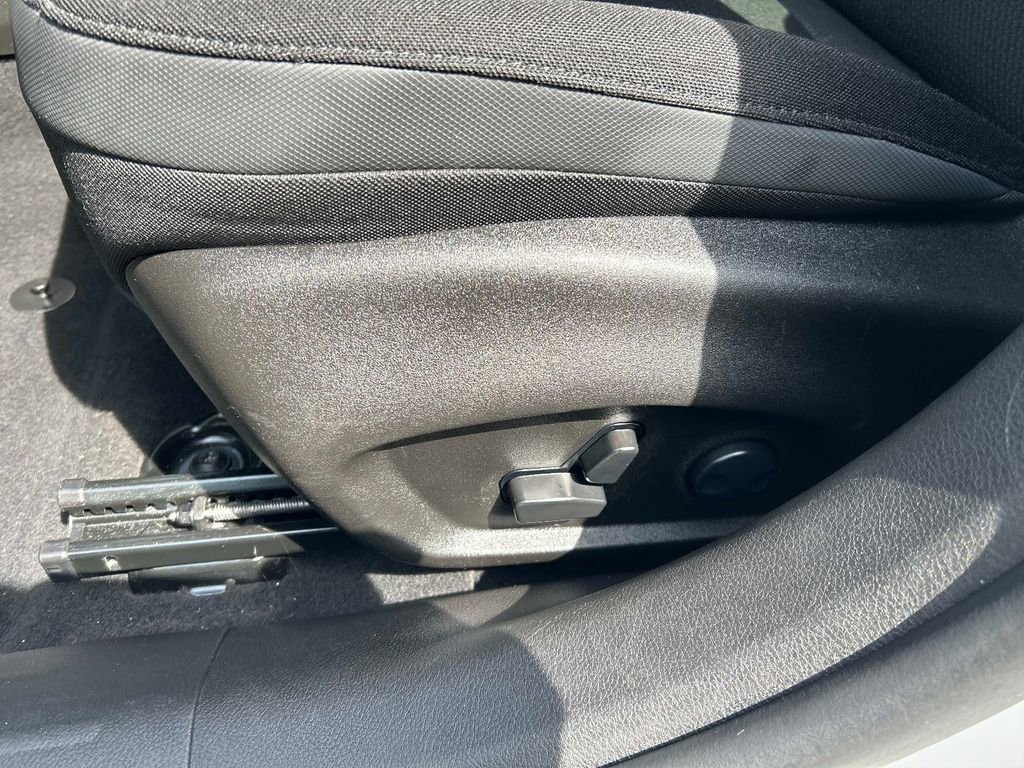 Certified 2023 Jeep Renegade Latitude w/ Premium Group image 21