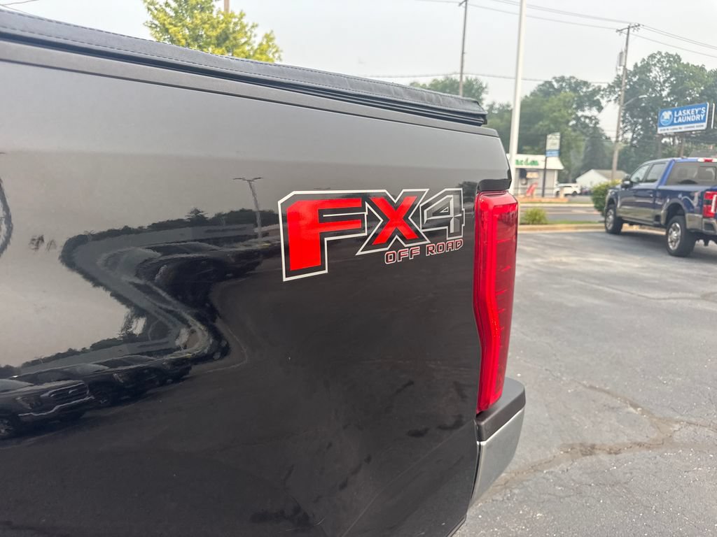 Used 2017 Ford F250 XL w/ STX Appearance Package AWD/4WD image 12