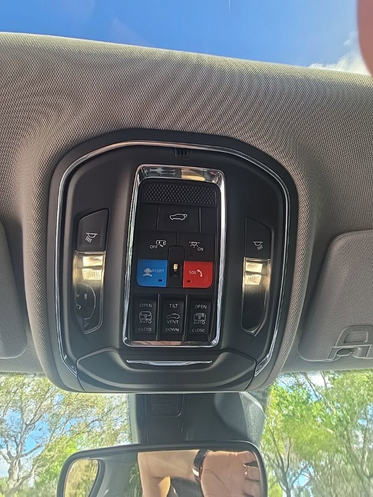 Used 2021 Jeep Grand Cherokee L Limited image 24