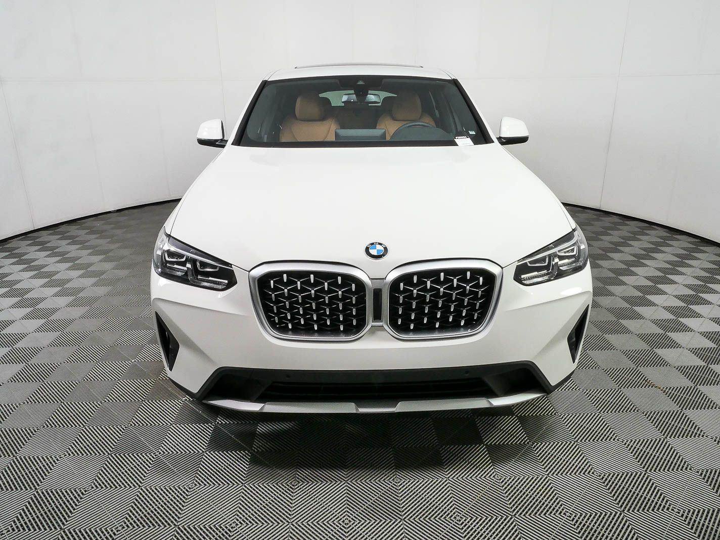 Used 2025 BMW X4 xDrive30i AWD/4WD image 36