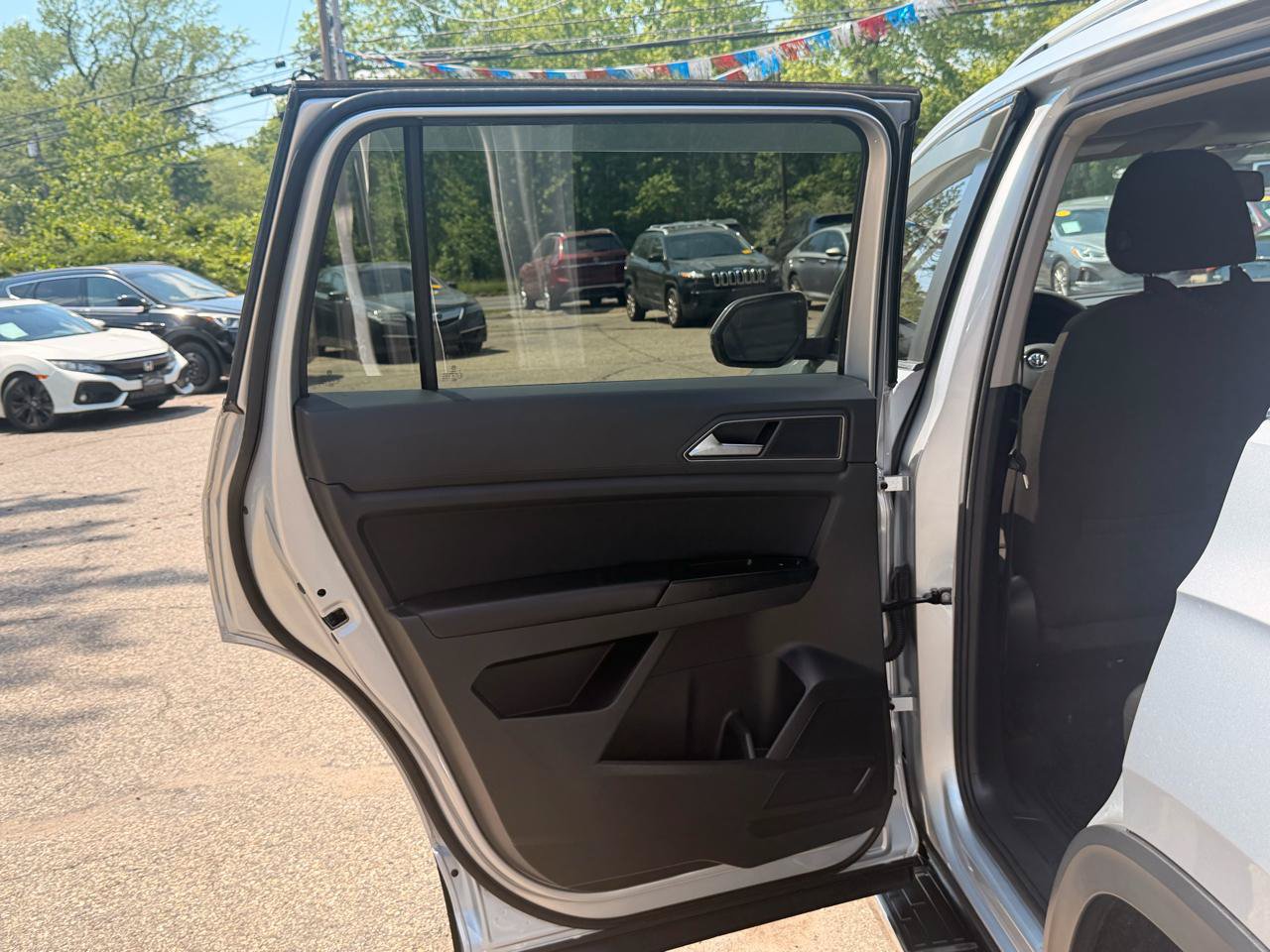 Used 2019 Volkswagen Atlas S w/ Towing Package AWD/4WD image 16