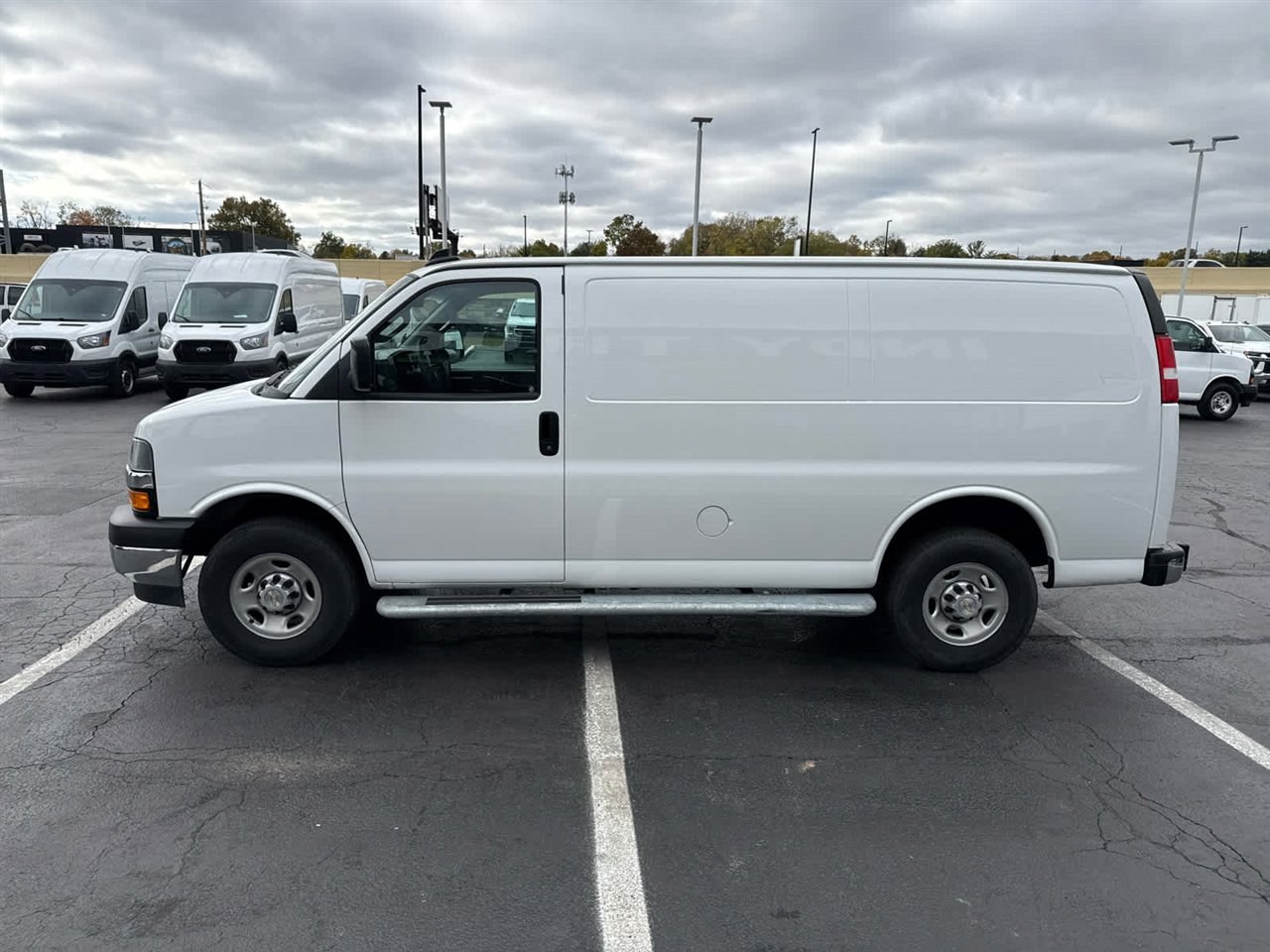 Used 2024 Chevrolet Express 2500 w/ Driver Convenience Package image 5