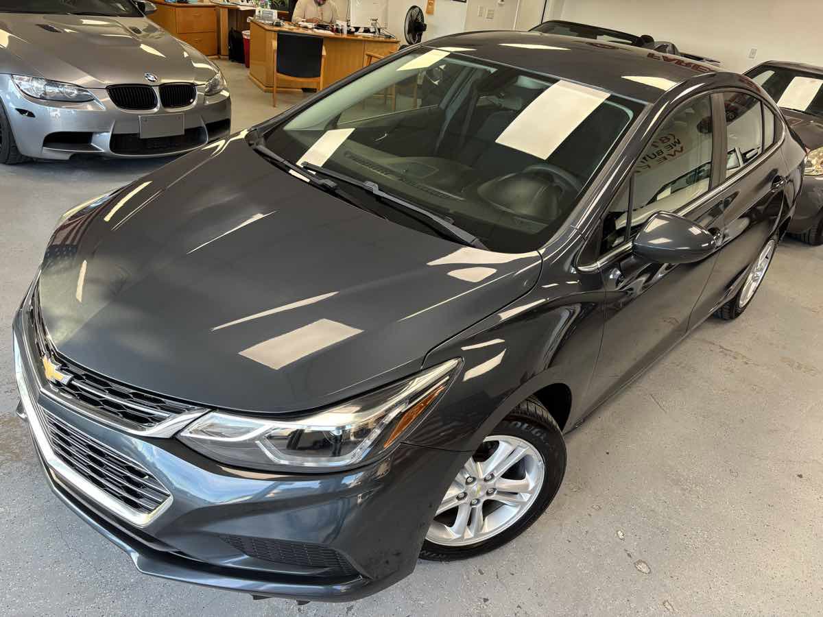 Used 2018 Chevrolet Cruze LT w/ Convenience Package image 6