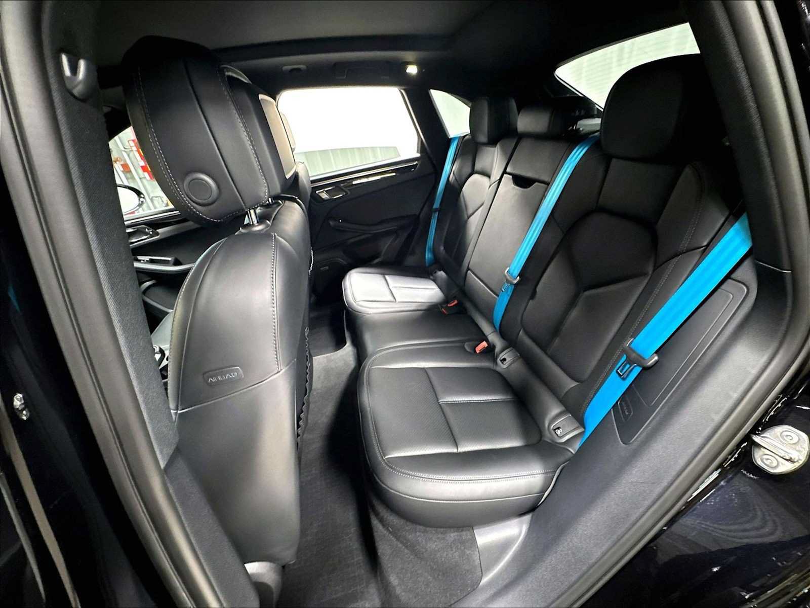 Used 2026 Porsche Macan AWD/4WD image 30