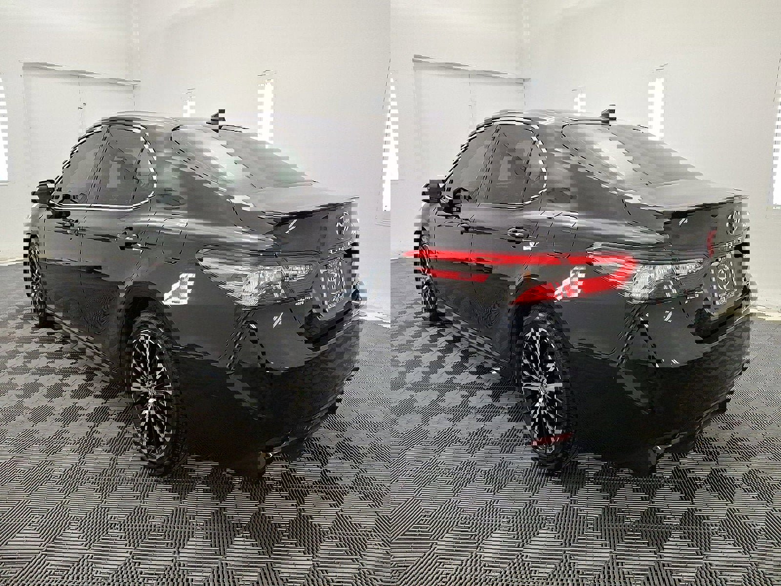 Used 2019 Toyota Camry SE image 21