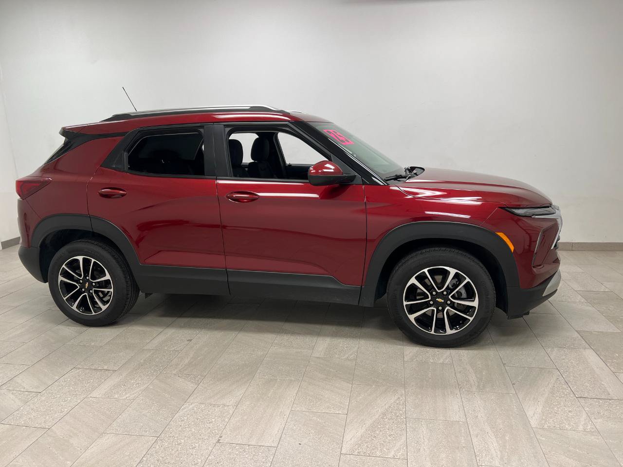Used 2025 Chevrolet TrailBlazer LT FWD image 11