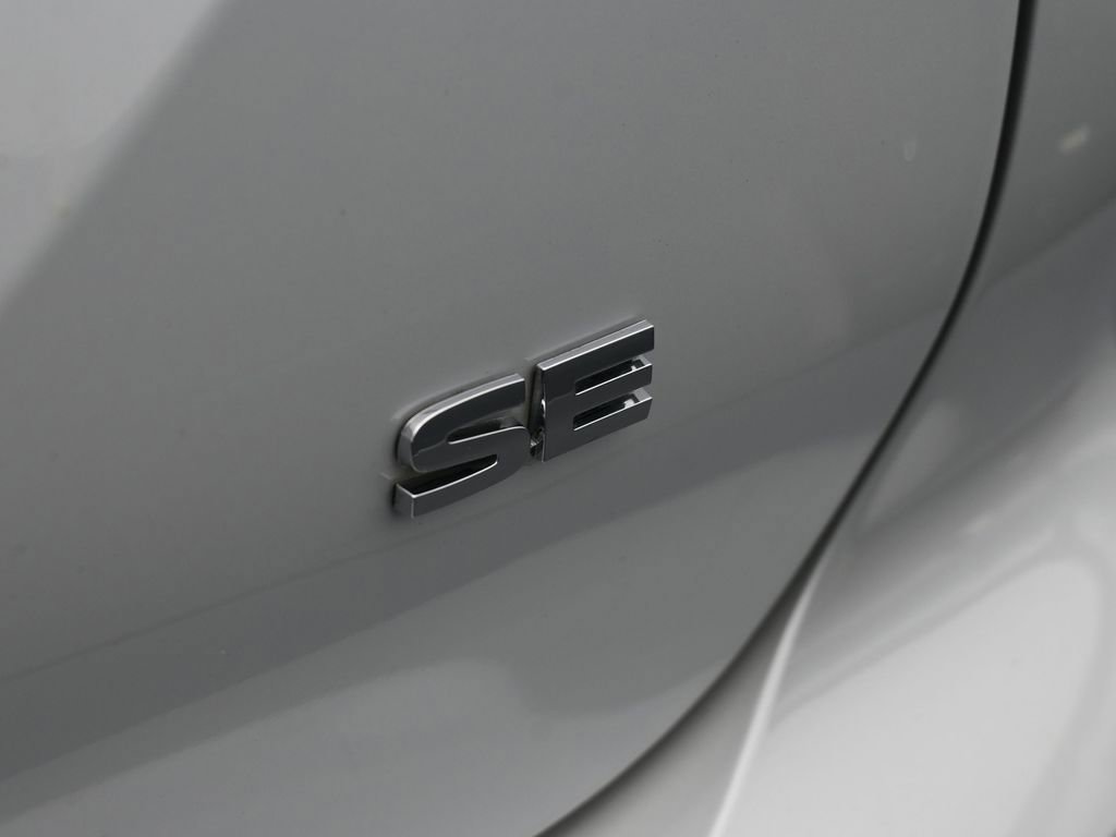 Used 2023 Mitsubishi Outlander SE image 40