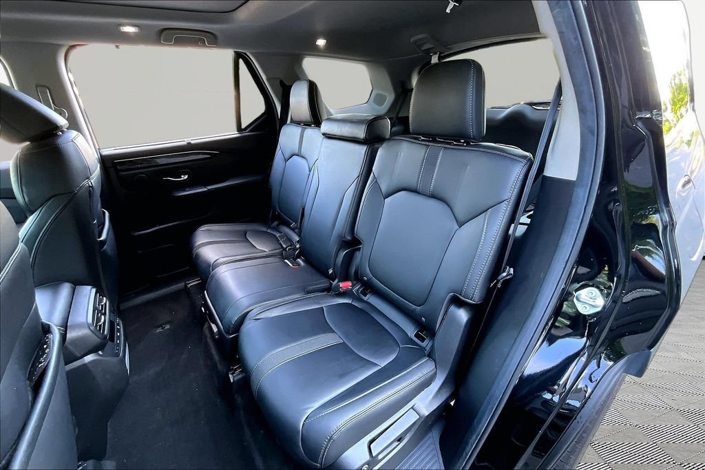 Certified 2025 Honda Pilot Touring image 16
