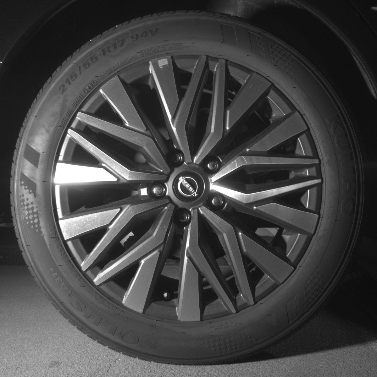 Used 2025 Nissan Altima 2.5 SV FWD image 15