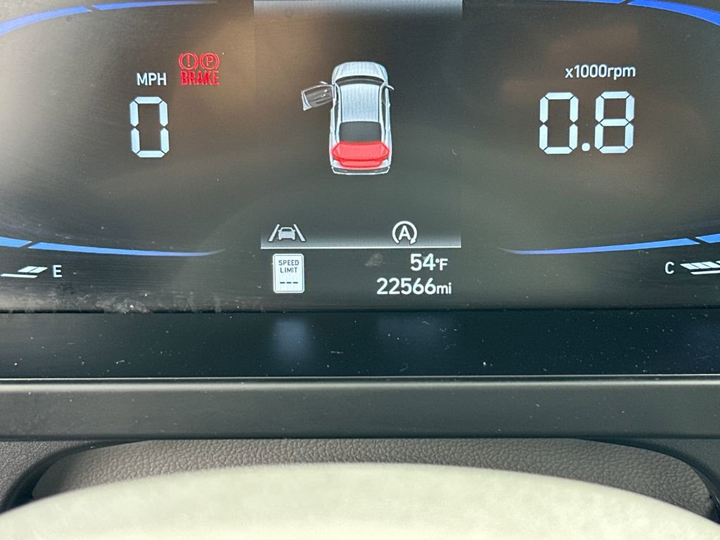 Certified 2025 Hyundai Elantra SE image 13